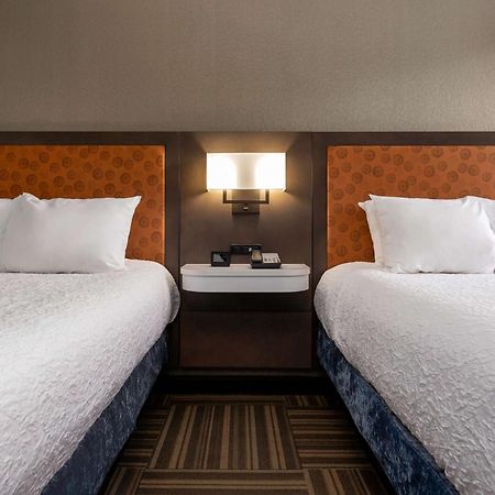 Hampton Inn Bristol Bagian luar foto