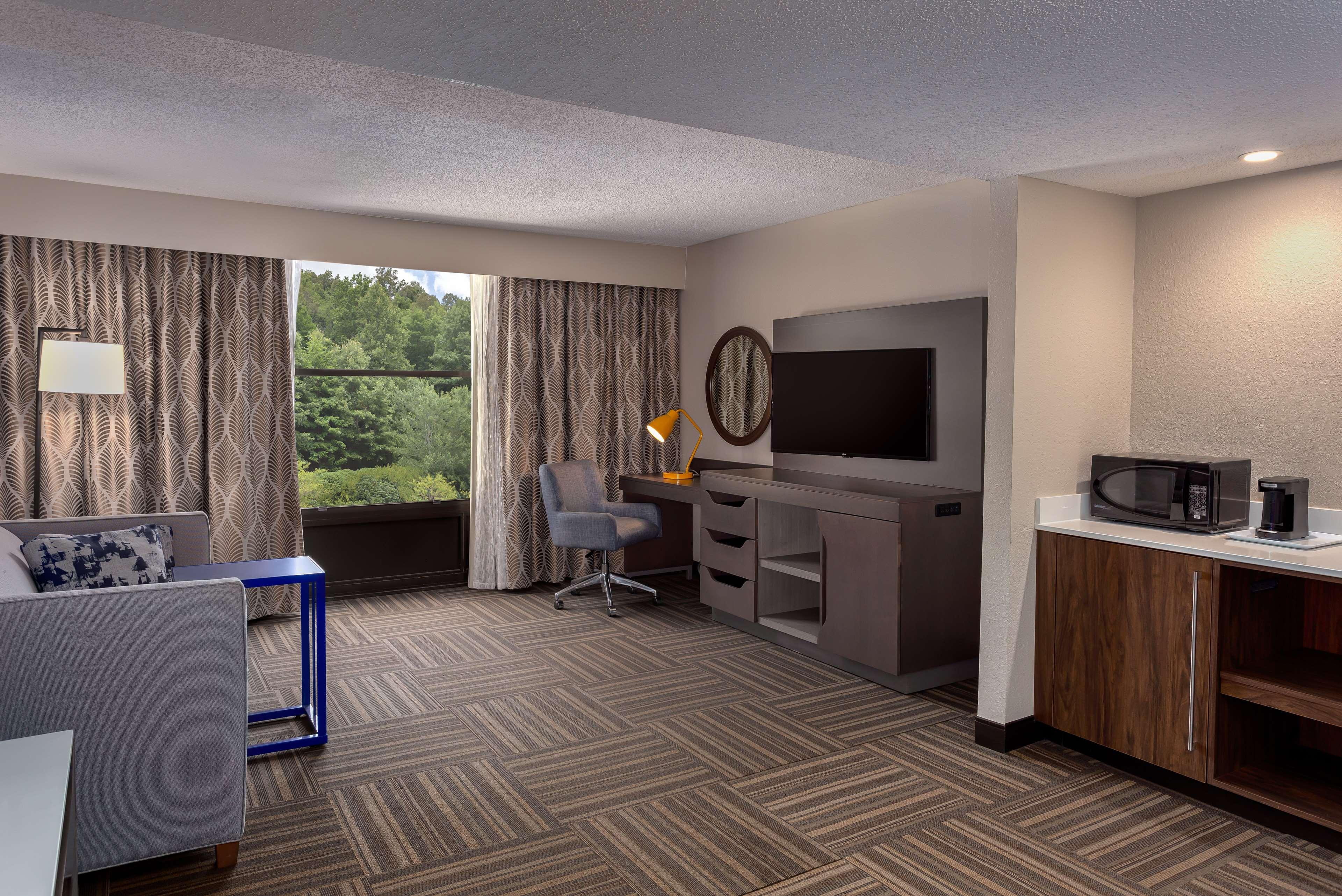 Hampton Inn Bristol Bagian luar foto