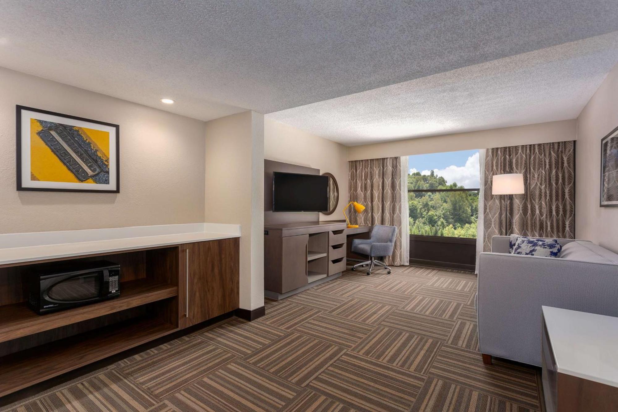 Hampton Inn Bristol Bagian luar foto